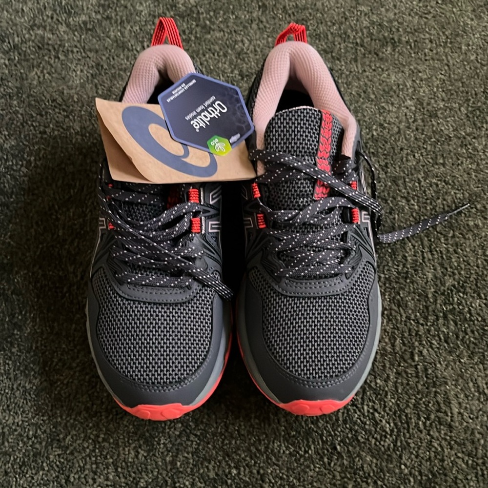 ASICS Women's Gel-Venture 8 Black and Red Athletic Shoes